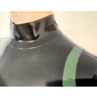 XXL Latex catsuit-Alapmodell. Fekete alapszín, zöld dekor, hátsó cipzár.