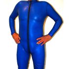 L Férfi latex catsuit kék színben első cipzárral, egybeépített zoknival.