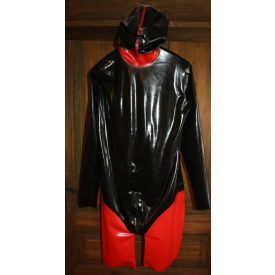   XXL Férfi Surf Catsuit fekete-piros színben, maszkkal. Csak száj és orrnyílás!