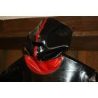 XXL Férfi Surf Catsuit fekete-piros színben, maszkkal. Csak száj és orrnyílás!